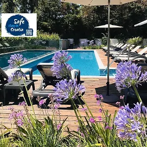 https://rooms-oasis-life.splithotels.org
